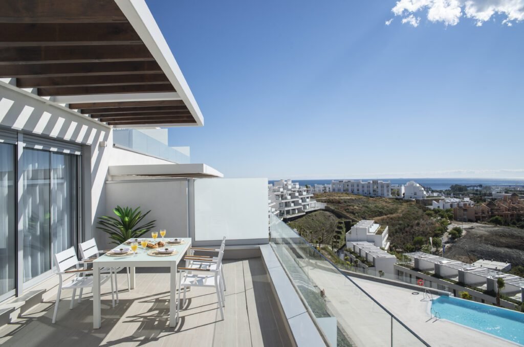 Oceana Views apartments, communal pool and landscaped gardens in Cancelada